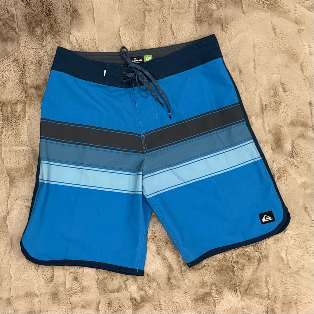 Men's Quiksilver Surfsilk Swim Boardshorts size 30.
